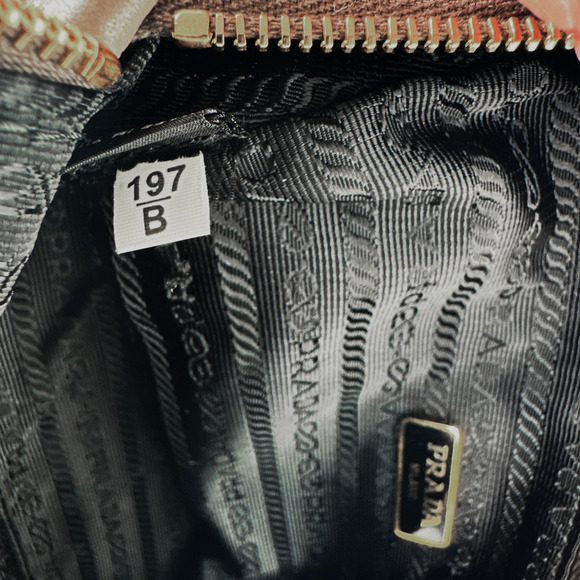 PRADA Vitello Daino Leather Cosmetic Pouch in Argilla - Picture 7 of 16